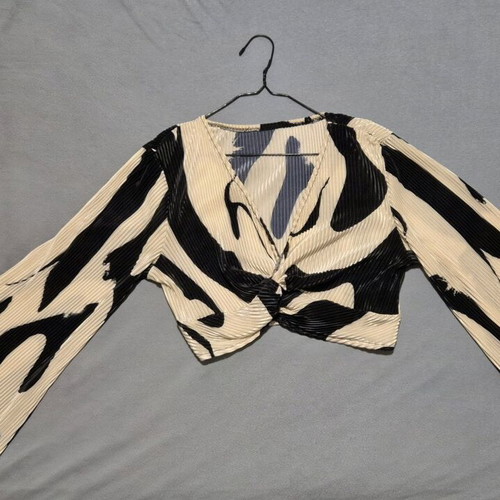 Emprime crop shirt Shein size M like new