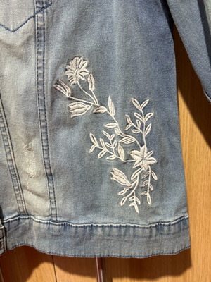 Esmara women's denim jacket like new with embroidery blue size L
