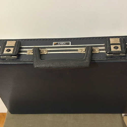 Savoy Vintage Cassette Case Made in USA, like new, 30 slots