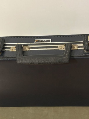 Savoy Vintage Cassette Case Made in USA, like new, 30 slots