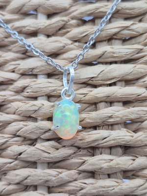 Ethiopian Opal Silver 925 Necklace new, 5 carat gemstone