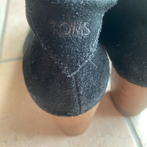 TOMS suede ankle boots used, black