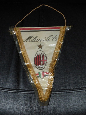 Old AC Milan pennant used