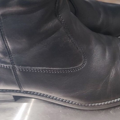 Tamaris leather boots size 40 like new, black