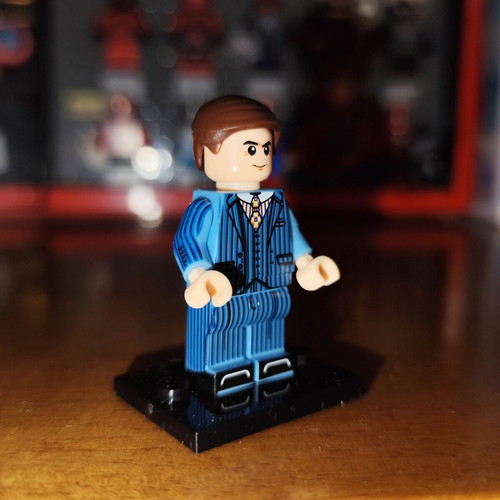 Maxwell Lord minifigure like new with stand