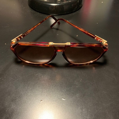 Burberry sunglasses used in very good condition