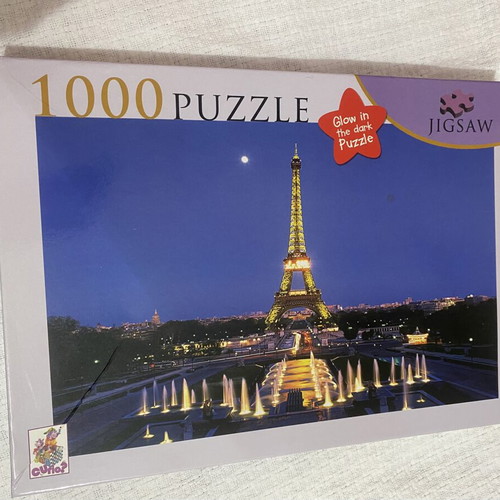 Glow in the Dark Pazzle Eiffel Tower Paris 1000 Pieces Like New