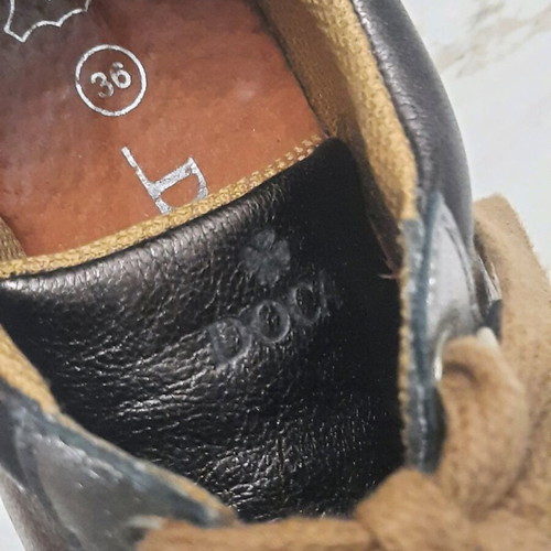 Doca Leather Shoes Size 36 Like New Brown and Silver