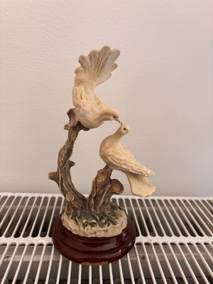 Vintage χειροποίητο διακοσμητικό Love Birds από αλάβαστρο και oxylite σε ξύλινη βάση