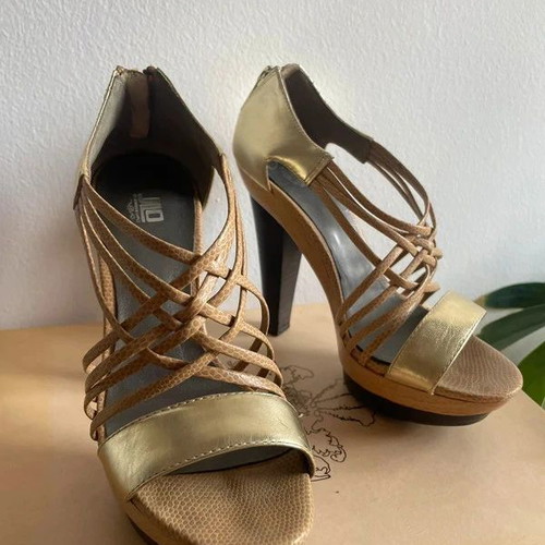 JLo sandals used, size 35.5, gold leather platform