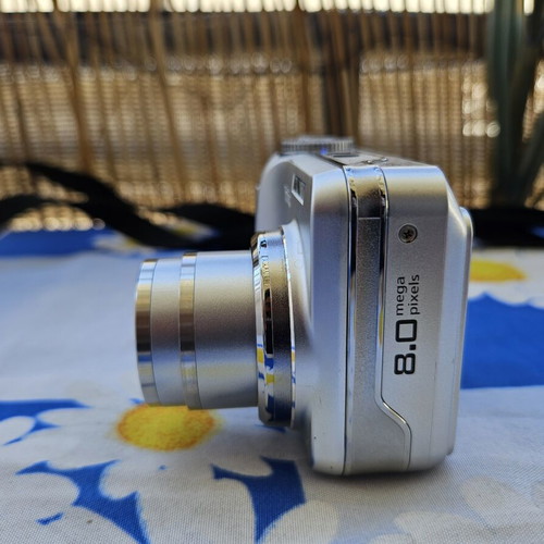 Kodak EasyShare C875 8.0MP Digital Camera silver, like new