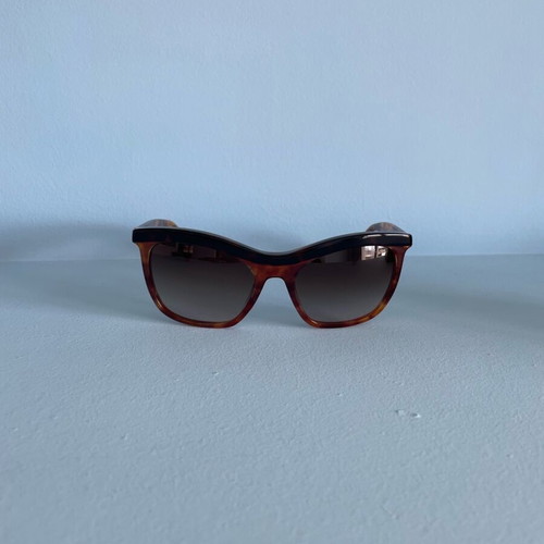 Prada tortoise sunglasses with gradient lens like new
