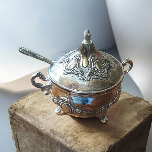 Silver-plated sugar bowl like new, Victorian style with floral motifs