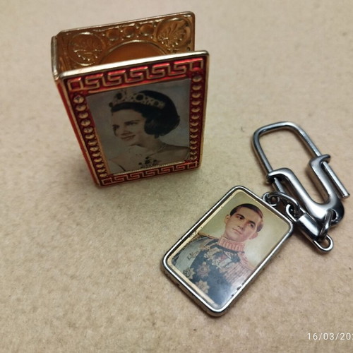 Royal keychain and matchbox case like new with the Royal couple