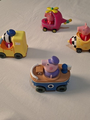 Peppa Pig toy cars and figures used, set of 4