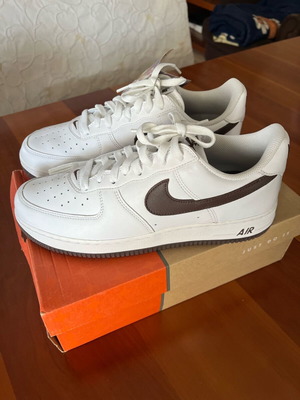 Nike Air Force 1 ολοκαίνουργια sneakers, μέγεθος 45, άσπρο με καφέ