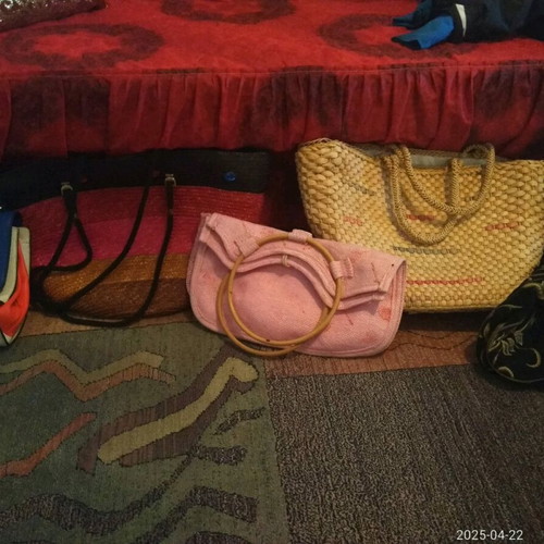 Shoulder bags like new, pack of 6 pieces