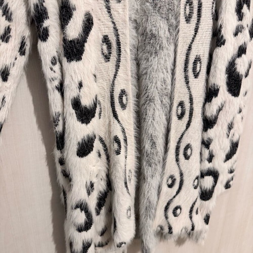 Cardigan black and white long fuzzy like new, size M/L