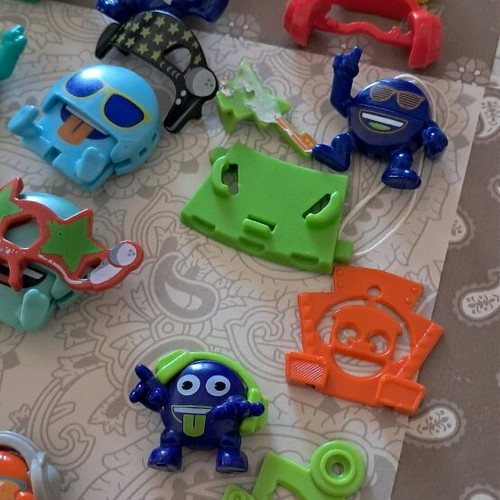 Emoji figures used, set of 11 pieces