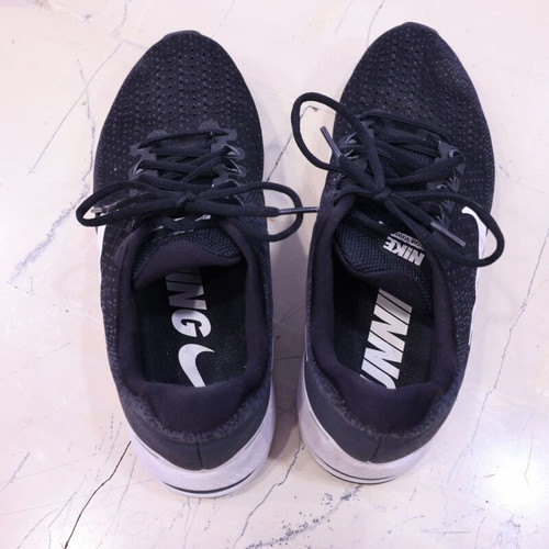 Nike Air Zoom Vomero 13 running shoes used, black/white, size EU 47