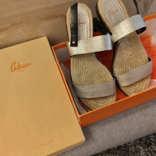 Castaner women's platform sandals size 39, like new, silver