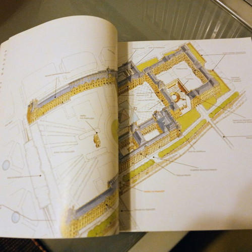 Louvre Paris like new, museum guide booklet 190 pages
