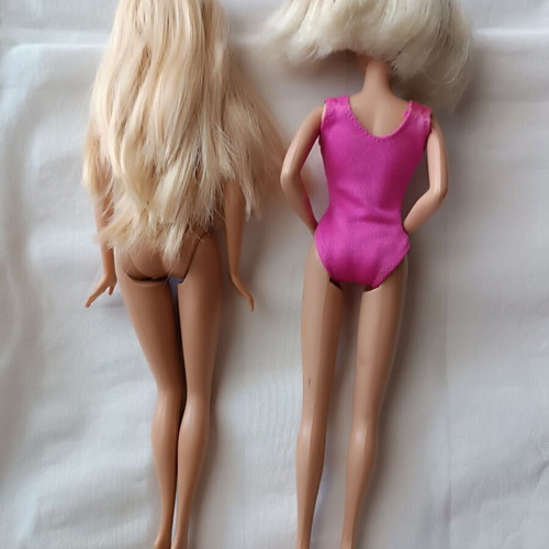 Barbie and Cheryl Tiegs dolls