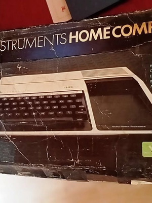 Texas Instruments TI99/4A μεταχειρισμένος 16-bit ρετρό υπολογιστής με Command Module