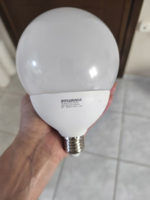 Sylvania ToLEDo G120 LED bulb 20W 2450 lm E27 base