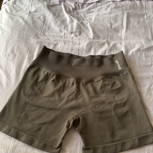 Dfyne Impact Shorts Medium size, like new, truffle color