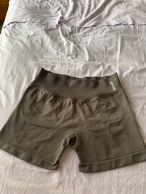 Dfyne Impact Shorts Medium size, like new, truffle color