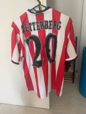 Authentic football jersey worn by Zetterberg