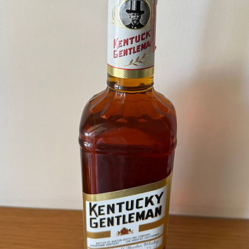 Bourbon Kentucky Gentleman 1986 like new, sealed