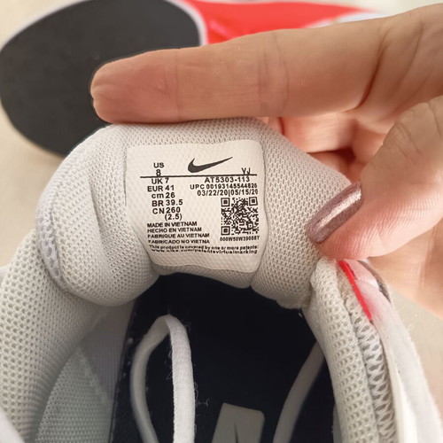 Nike SIGNAL Size 41 Like New