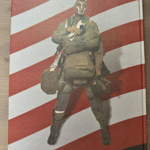 Βιβλίο American Warriors του Michel de Trez σαν καινούργιο