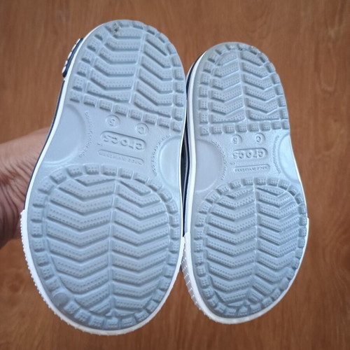 Crocs kids sandals size no5, like new, grey