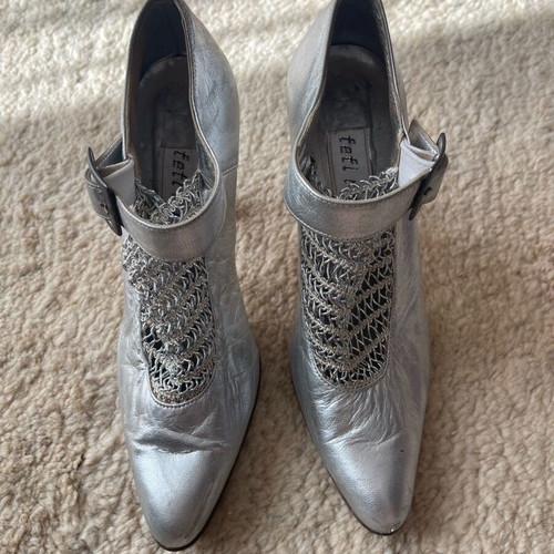 Tefiritsi Silver Leather Pumps used, size 38, chainmail detail