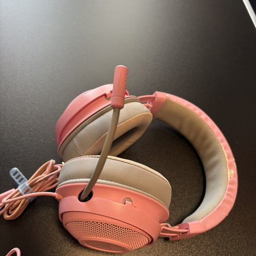 Razer Kraken Kitty Quartz Pink headset used, 3.5 mm jack