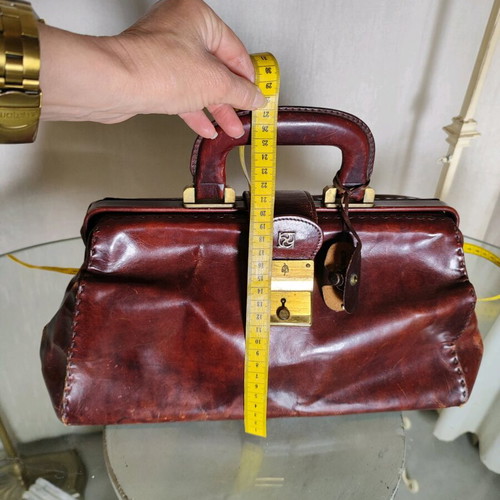 Vintage leather Kikuko Italy handbag like new
