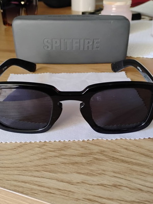 Spitfire sunglasses like new, black