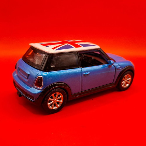 Mini Cooper 1:32 miniature new with pull back mechanism