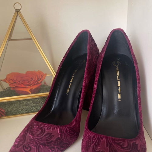 Mourtzi pointed velvet pumps used, red, size 38