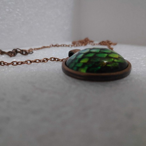Game of Thrones Dragon Scales Pendant like new