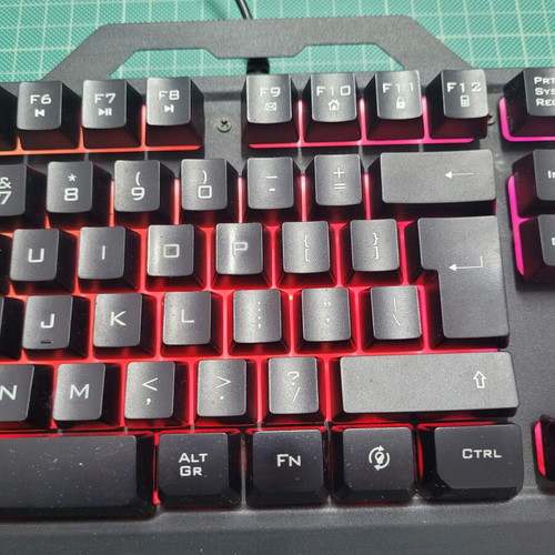 Trust GXT 856 Torac Gaming Keyboard RGB used