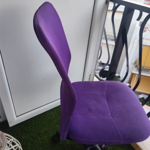 Office chair swivel used with breathable fabric