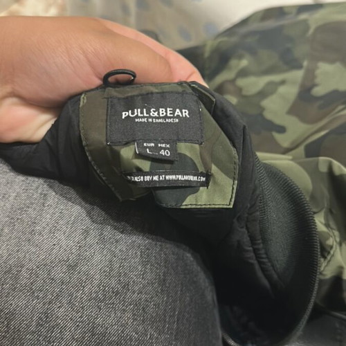 Pull & Bear men's bomber jacket size L like new, camo print