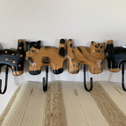 Wooden hanger with four carved cats, handmade, new