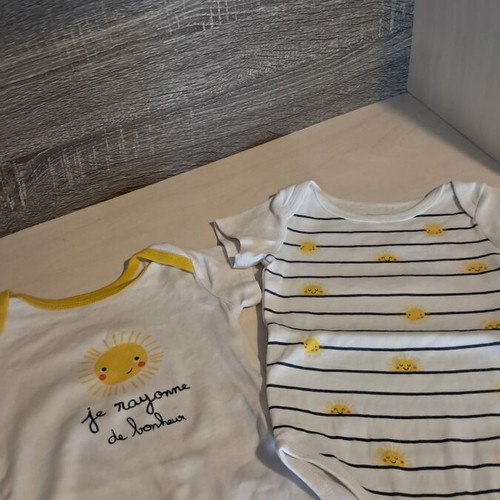 Dpam baby shirts set of 2 like new 12-18 months