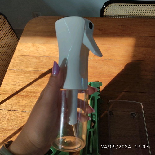 Vegetable slicer like new with free spray bottle