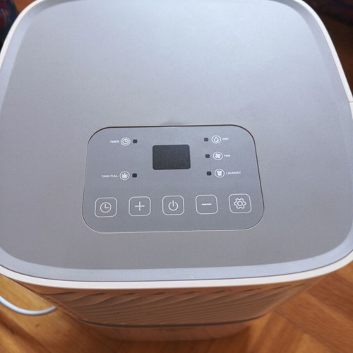 Toyotomi Kibo dehumidifier like new